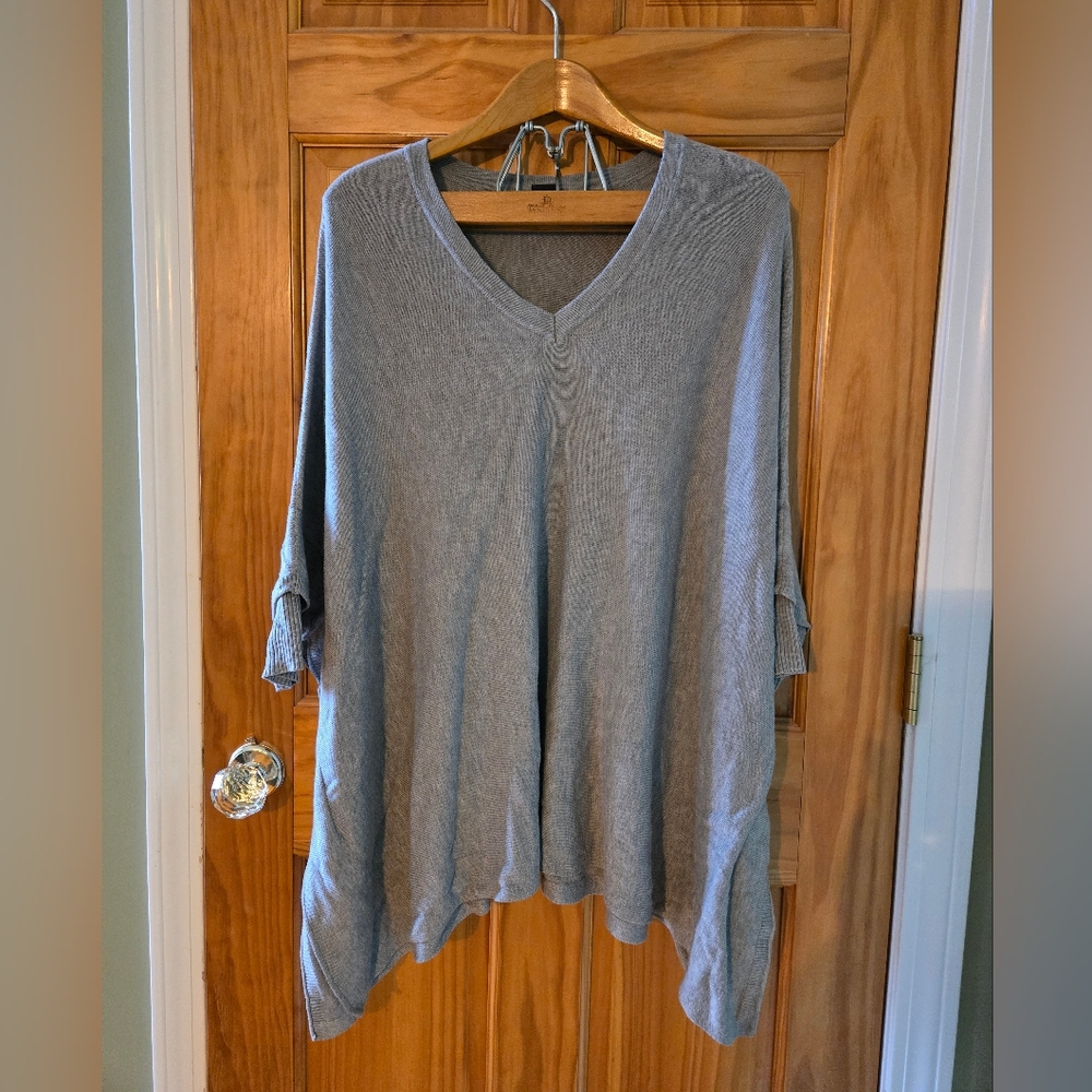 Oversized Women's Gray Flowy Sweater / Poncho